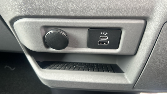 Ford Transit Custom 320 L1 Petrol Fwd 2.5 PHEV 232ps H1 Double Cab Van Sport Auto [NI] - Image 33